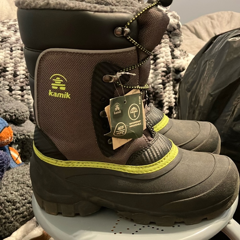 LIKE NEW! Kamik Boys Luke Snow Boot